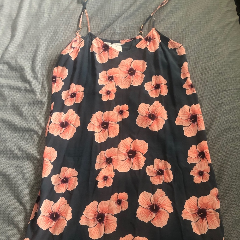 Vatu hibiscus dress  $110 🅿️